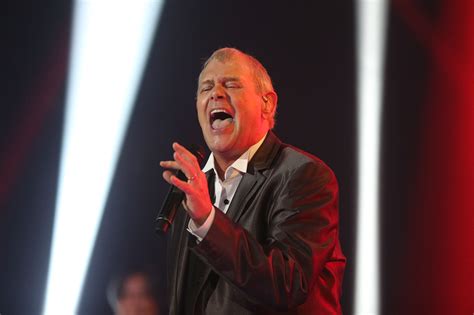 celine dion and john farnham|john fordham singer.